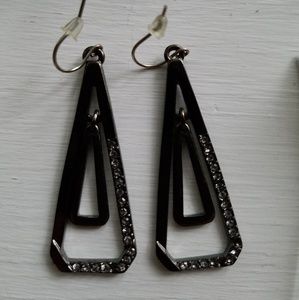 Kenneth Cole charcoal double triangle earrings wit